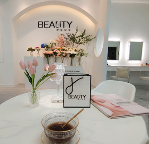 Mina-Le-Beauty-Academy_Empfang